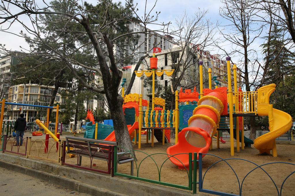 Tamuna Apartment Батуми Екстериор снимка