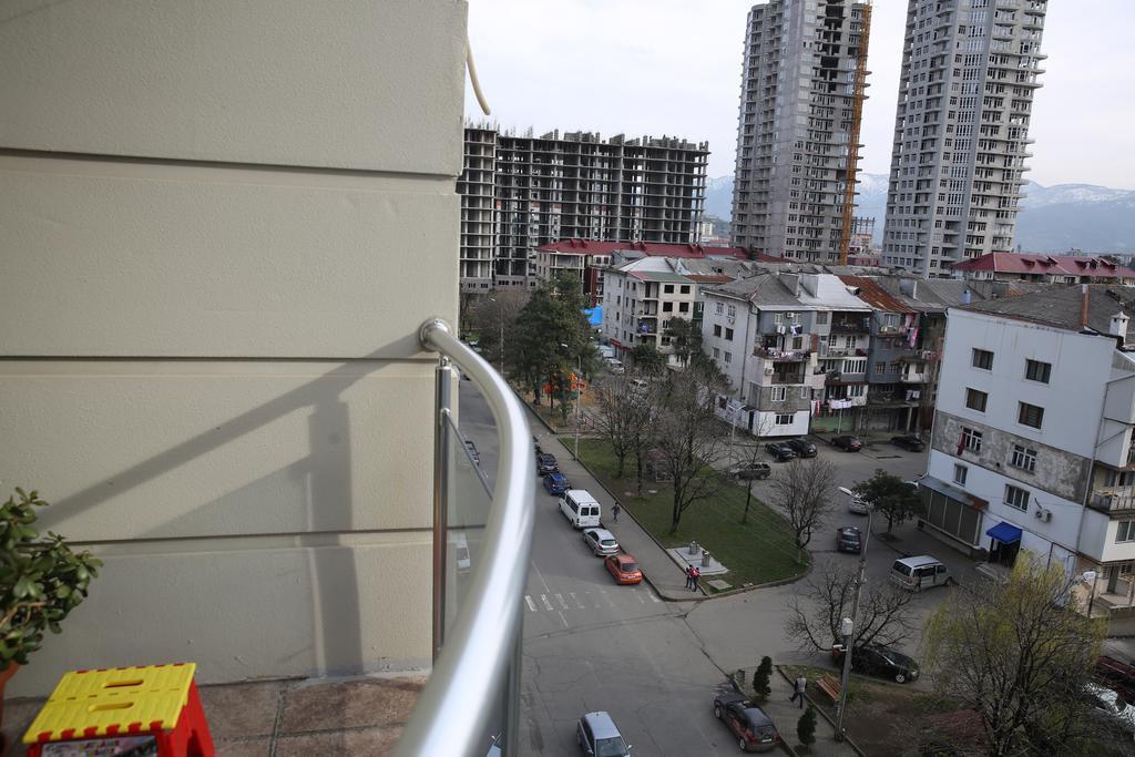 Tamuna Apartment Батуми Екстериор снимка