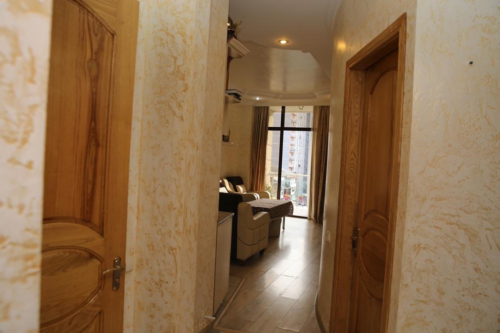 Tamuna Apartment Батуми Екстериор снимка