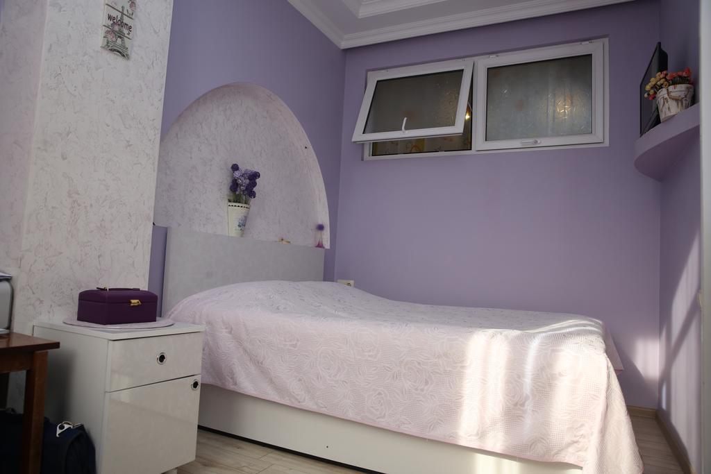 Tamuna Apartment Батуми Екстериор снимка