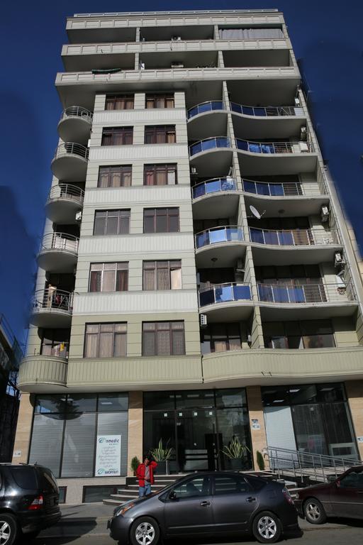 Tamuna Apartment Батуми Екстериор снимка